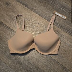 SKIMS Kim Kardashian Women's 32D Fits Everybody T-Shirt Demi Bra New w/ Tags!